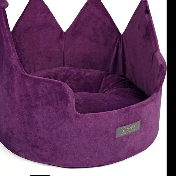 NWT Nandog Prive Collection Crown Dog & Cat Bed, Purple Dimensions 16”x16”x12” - Picture 2 of 8